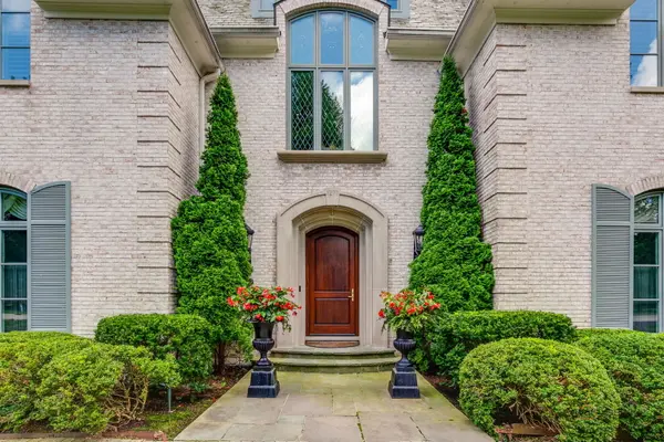 1271 N Green Bay RD, Lake Forest, IL 60045
