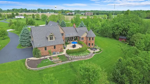 2939 E Water Tower DR, Crete, IL 60417