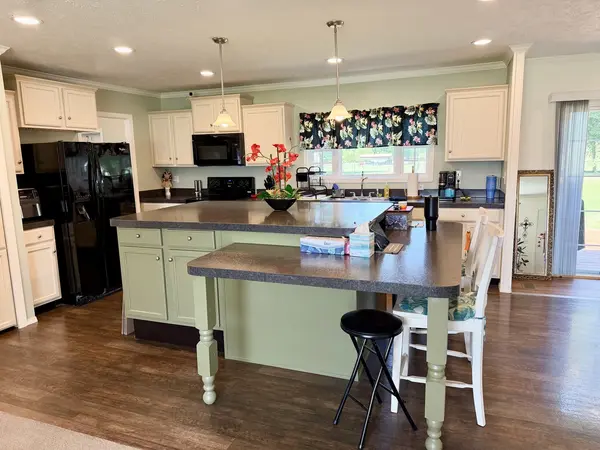 1709 Odle RD, West Frankfort, IL 62896