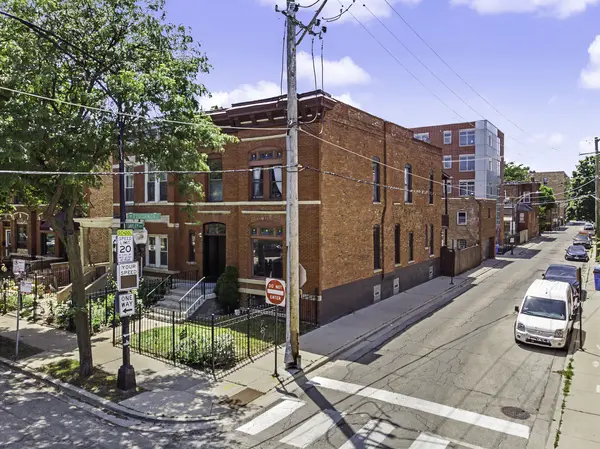 700 S Oakley BLVD, Chicago, IL 60612