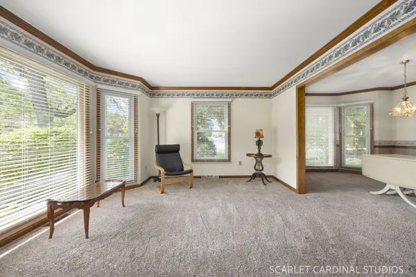 904 Santa Rosa AVE, Wheaton, IL 60187