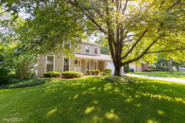 2205 Riverlea CIR, Naperville, IL 60565