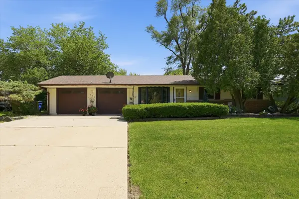 1509 Chatham LN, Schaumburg, IL 60193