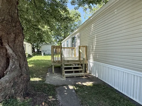 3 Franklin LN, Carbondale, IL 62901