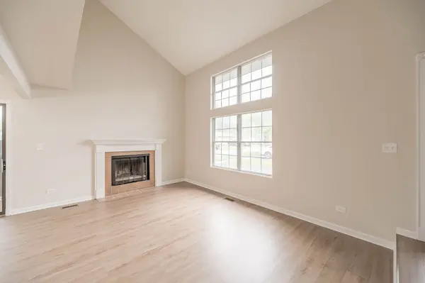 1224 Clematis DR, Streamwood, IL 60107