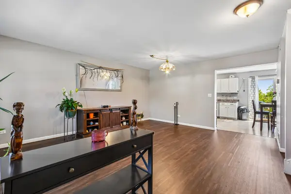 2011 Sunset CT, Zion, IL 60099