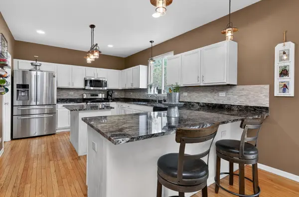 1597 W Hartsburg LN, North Aurora, IL 60542