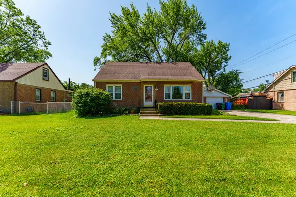 7805 Suburban LN, Bridgeview, IL 60455