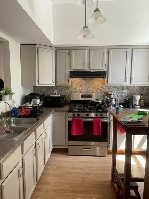 4200 W Hirsch ST, Chicago, IL 60651