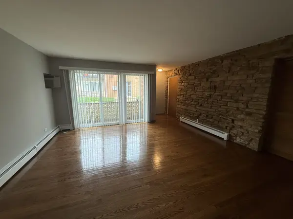 13 Scotdale RD #1, La Grange Park, IL 60526