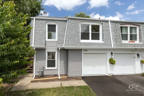 208 Granada CT, Bolingbrook, IL 60440