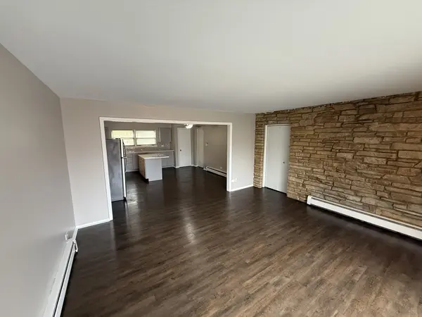 1 Scotdale RD #2, La Grange Park, IL 60526