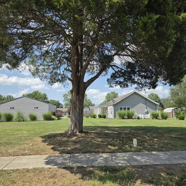 505 Sylvester AVE W, Christopher, IL 62822