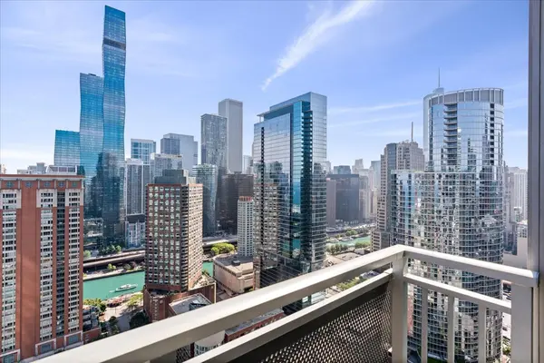 505 N McClurg CT #3704, Chicago, IL 60611