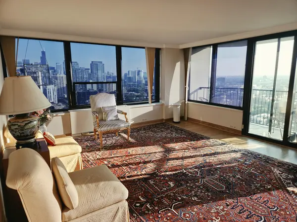 1560 N Sandburg TER #2901J, Chicago, IL 60610