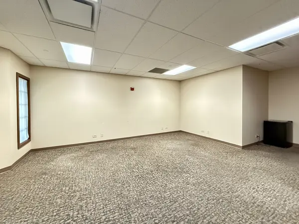 360 Butterfield RD #315, Elmhurst, IL 60126
