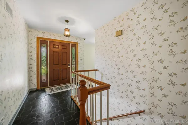 39w390 Juliet DR, Elgin, IL 60124