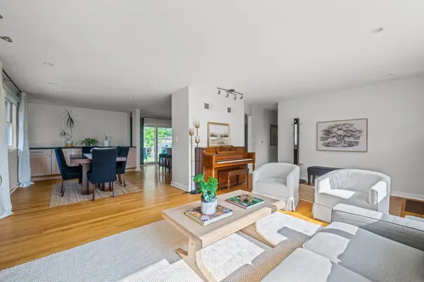 9338 Lowell AVE, Skokie, IL 60076