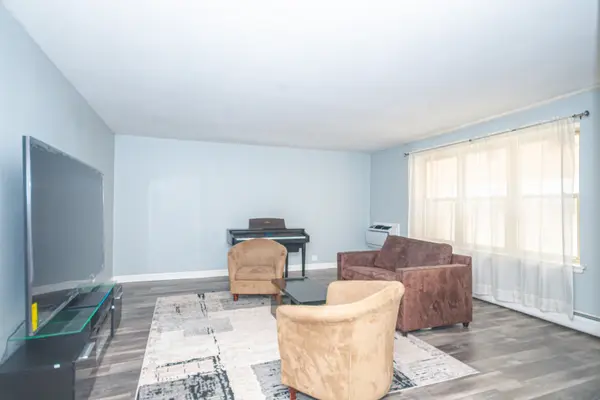 5950 N Kenmore AVE #208, Chicago, IL 60660