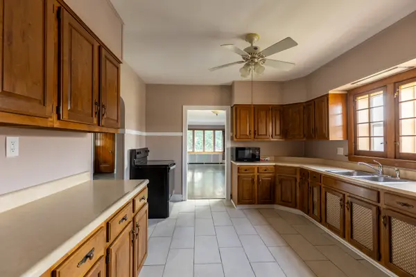 2246 Clinton AVE, Berwyn, IL 60402