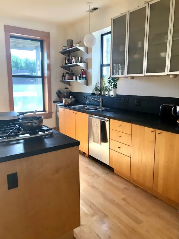 2061 N LEAVITT ST, Chicago, IL 60647