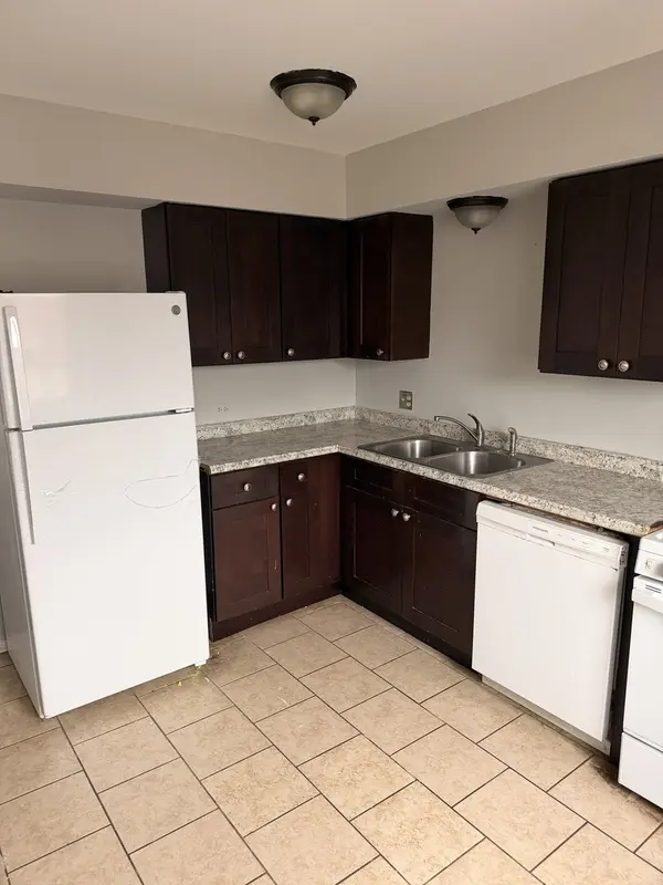 10479 Dearlove RD #2A, Glenview, IL 60025