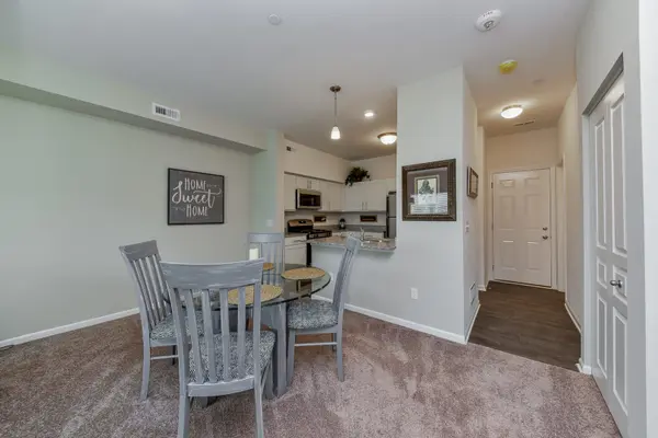 1277 Comiskey AVE, North Aurora, IL 60542