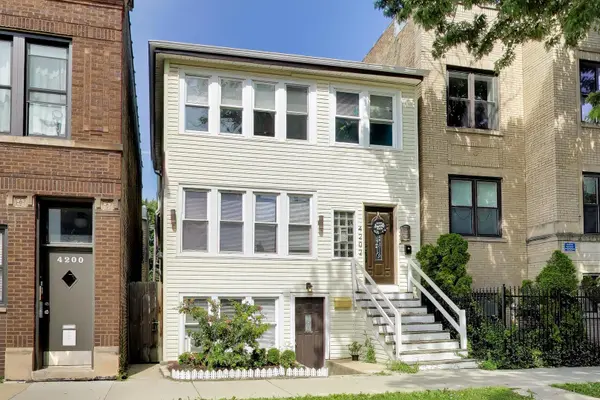 4202 N Sacramento AVE, Chicago, IL 60618