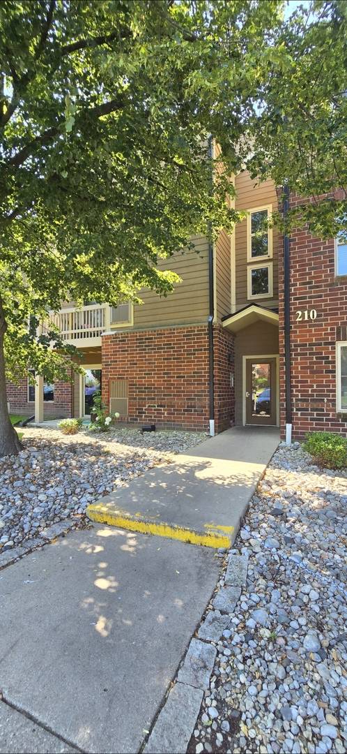 210 Glengarry DR #109, Bloomingdale, IL 60108
