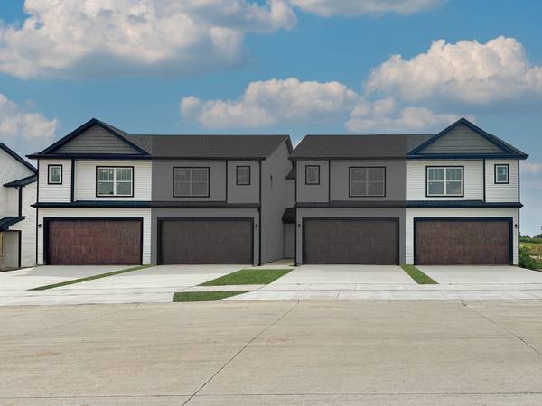 5192 Polster PL, Bettendorf, IA 52722