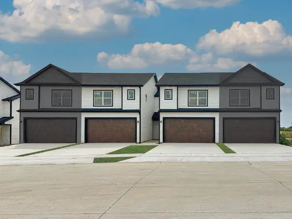 5198 Polster PL, Bettendorf, IA 52722