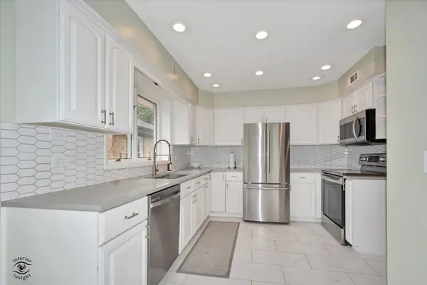 7621 W Main ST W, Niles, IL 60714