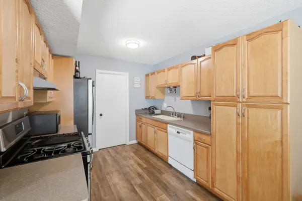 1713 Fulton LN, Hanover Park, IL 60133