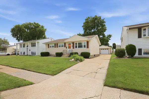356 38th AVE, East Moline, IL 61244