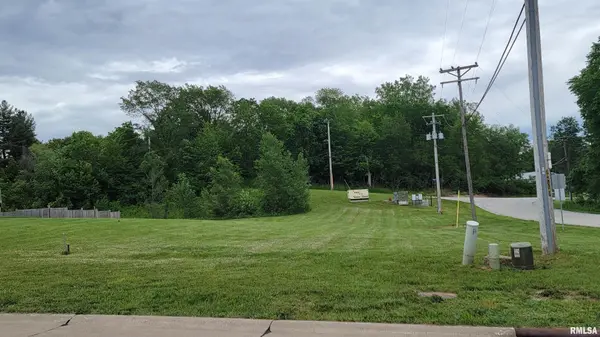 1815 E 6th Street A, Coal Valley, IL 61240