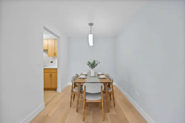 1247 S Harlem AVE #103, Berwyn, IL 60402