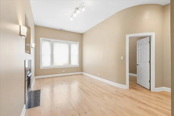 4220 S Champlain AVE #3S, Chicago, IL 60653