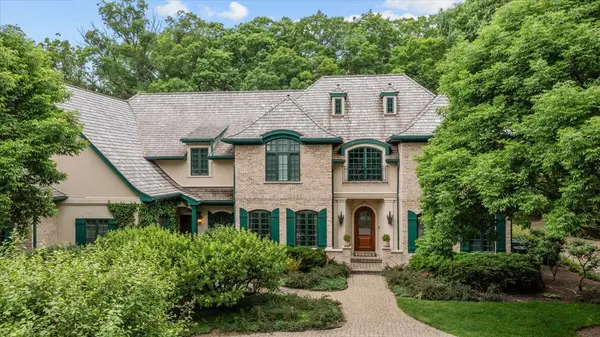 1920 Merritt LN, Lake Forest, IL 60045