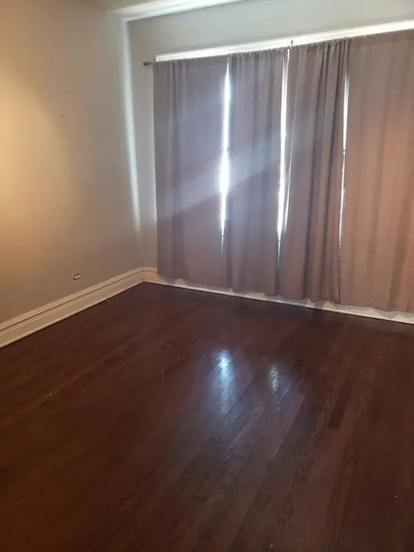 4518 W Wellington AVE #1, Chicago, IL 60641