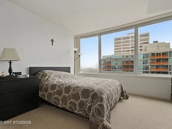 807 DAVIS ST #903, Evanston, IL 60201