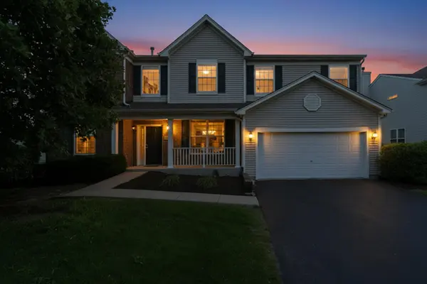 321 Claridge CIR, Bolingbrook, IL 60440