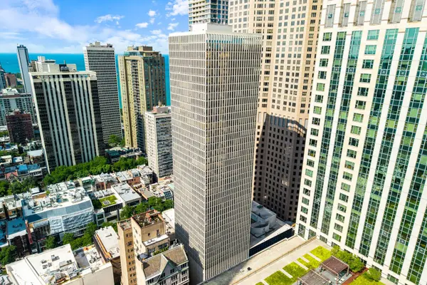 100 E Walton ST #33H, Chicago, IL 60611