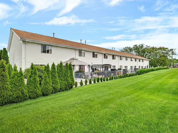 1675 Nelson RD, New Lenox, IL 60451