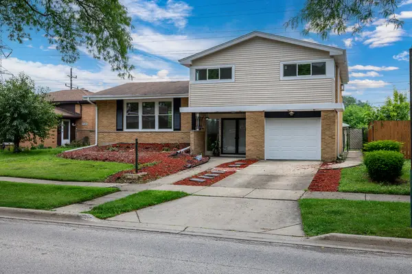 7745 Beckwith RD, Morton Grove, IL 60053