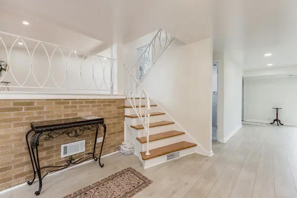 7745 Beckwith RD, Morton Grove, IL 60053