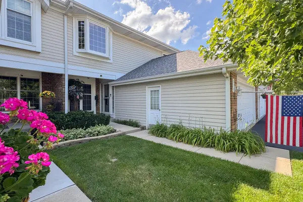 836 Golf Course RD,  Crystal Lake,  IL 60014