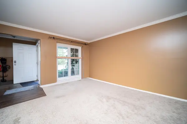 836 Golf Course RD, Crystal Lake, IL 60014