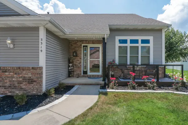 3319 Peppertree LN, Bloomington, IL 61704