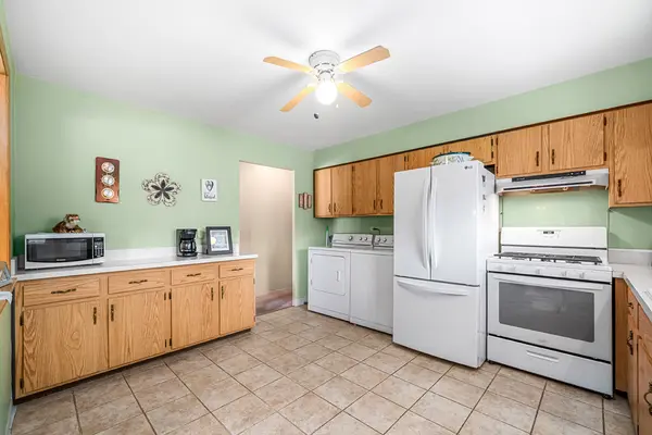 15247 Ridgeway AVE, Midlothian, IL 60445
