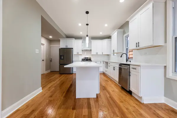 4924 W Congress Pkwy, Chicago, IL 60644